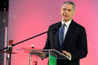 Orbánův ministr dopravy János Lázár se vzdal poslaneckého mandátu - Novinky