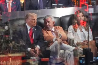 Ponížení pro Trumpa. Na finále NBA ho nelítostně vypískali, bučela celá hala, ukazuje video