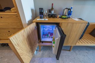 Z minibaru jsme nic nevypili, přesto přišel účet. U některých hotelů stačí láhev pouze zvednout