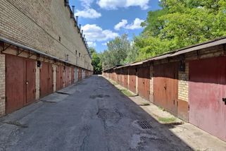 Garáže čelí přísnějším kontrolám. Kvůli častému nešvaru hrozí majitelům oplétačky s pojišťovnou i vysoké pokuty
