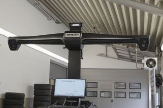 Nezapomínejte na autě kontrolovat geometrii. Auto pak dobře jede a neničí pneumatiky - Garáž.cz