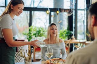 Neplaťte víc, než musíte! 7 nenápadných triků, kterými restaurace šidí zákazníky - Proženy.cz