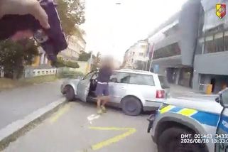 Pronásledovaný řidič zastavil v Praze rovnou před policejním ředitelstvím - Novinky