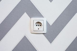 Vytahovala jsem spotřebiče pořád ze zásuvky. Po tom, co mi řekl elektrikář jsem hned přestala - Médium.cz