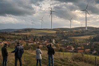 Větrníky jako bojiště: Proč Česko stojí na místě, zatímco Polsko staví elektráren padesátkrát víc - Médium.cz