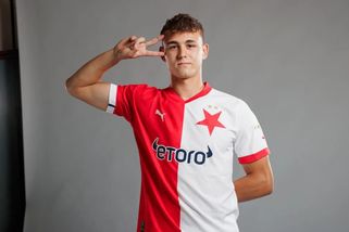 Rosický přišel o rozum. Jurásek je pořád zraněný a Slavií nechtěný, reagují sparťané na posilu