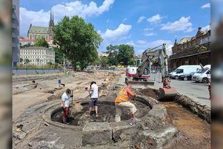 V Brně vykutali archeologové dvě historické železniční točny - Novinky