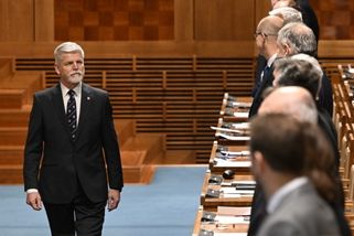 Politologové: Odmítnutí nominace Baxy a Zemanové je vzkaz prezidentu Pavlovi