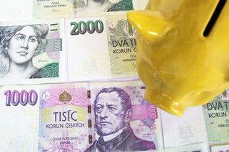 Senioři špatně ukládají důchody. Často ani neví, že ročně tím přijdou klidně o 9 000 Kč - Médium.cz
