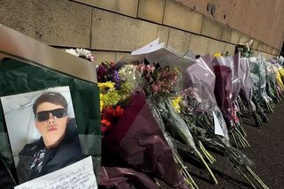 Auto s pěti teenagery v Británii narazilo v protisměru do vozu se dvěma policisty. Všech sedm na místě zemřelo - Novinky