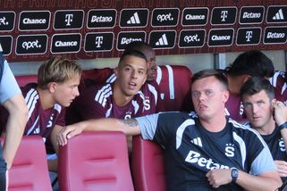 Zmatky Sparty při střídání: Priske šílel a nadával, Brunes se nestačil divit