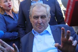 Zeman překvapil rychlostí a pustil se do Ústavního soudu. U politika zvyklého nechat národ čekat to byl nečekaný sprint