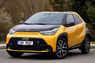 Úsporný prcek z Kolína ukazuje, proč na trhu zůstal skoro sám. Test Toyoty Aygo X GR Sport