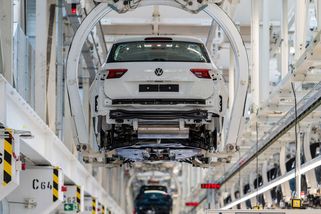 Vedení Volkswagenu bije na poplach. Šest z devíti manažerů vidí ohrožení existence koncernu