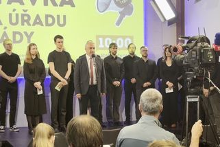 „Dobrý hospodář neruší, co třicet let fungovalo.“ Úřad vlády je ve stávce - Novinky