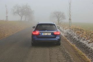 Všichni to dělají špatně? Jak používat mlhovky, aby neoslňovaly a neničily nervy ostatním řidičům - MANGAZINE.cz