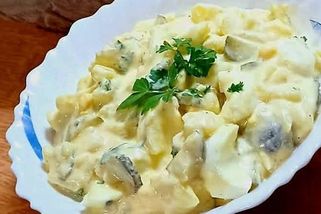 Přesně ta chuť z dětství! Podle normy z roku 1976 je tenhle salát geniálně jednoduchý, krémový a bez zbytečností: Poctivý recept
