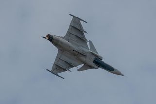 Maďarský gripen měl nehodu, pilot se katapultoval, uvedl prezident Magyar - Seznam Zprávy