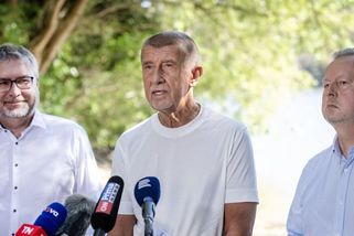 Absence Červeného? Na tiskovku k suchu měl poslat aspoň náměstka, shodli se Bendl a Pražák