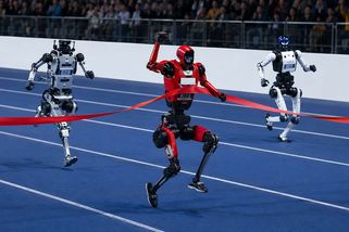 Humanoidní robot překonal Boltův sprinterský rekord