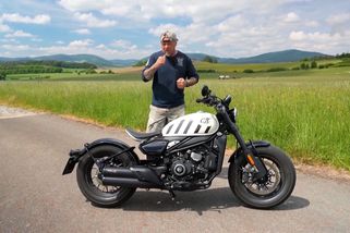 Čínský bobr dostal od Sršně pořádně za uši. Takhle vypadá tisíc kilometrů zábavy | I like bike