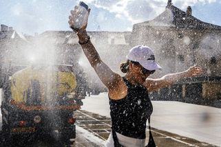 Teploty v Česku rapidně stoupnou, platí trojitá VÝSTRAHA. Tropy však brzy utnou silné bouřky