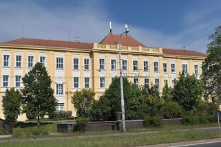 Zákaz mobilů ve školách je plný chyb a obrovský průšvih - Médium.cz