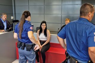 Žena bodla partnera, když se jí nevěnoval a chtěl krást, hrozí jí 18 let - Novinky
