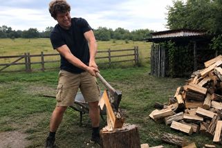 „Je mi líto lidí, kteří musí žít na vesnici. Ve městě je kvalita života úplně jinde,“ popisuje svůj zážitek Patrik