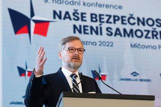 Jaká je šance, že bude Fiala vládnout další čtyři roky? Není malá - Médium.cz