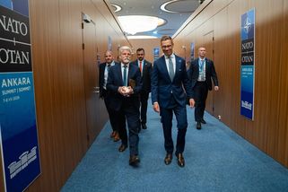 Hádky kvůli summitu NATO otřásly důvěrou v soudy. Ohrožuje to i demokracii, ukazují data