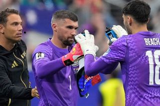 MS fotbal | Proč střídali brankáře? Proč kopali stopeři? Experti řeší zvláštní penaltové tahy Australanů - Sport.cz