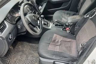Jsou to čuňata, píší lidé. Městská policie prodává služební Octavii v poněkud nehezkém stavu