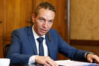 Tarif pro ohrožené rodiny bude hotov nejpozději s koncem prázdnin, míní Bartoš - Novinky