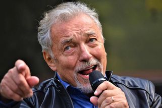 Karel Gott pár měsíců před smrtí ukázal svou nejcitlivější tvář. Na zahradě plakal a loučil se se svou minulostí