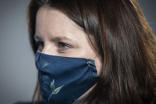 Lidé v karanténě kvůli covidu dostanou plnou nemocenskou, schválila vláda - Seznam Zprávy
