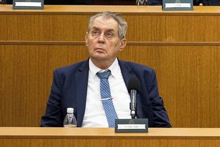 Miloš Zeman znovu vytáhl „čučkaře“. Pro obvinění BIS ale stále nemá důkazy - Médium.cz