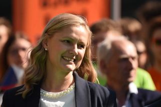 Důchod v 65 letech je nezodpovědný a jde proti Evropě, vmetla vládě poslankyně Brzesková