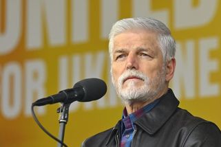 Rusko jako přátelská země je iluze, bude pokračovat v hybridní válce, uvedl Pavel