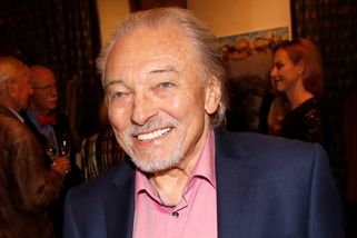 Otec byl komunistický funkcionář, Karel Gott mu to nemohl odpustit. Bavit se začali až po smrti matky