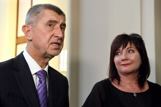 „Hrobaři rozpočtu, arogantní papaláši.“ Vláda míří...