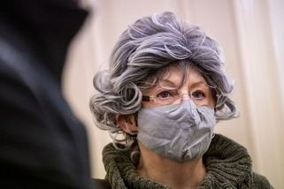 „Ve vězení mi budou vařit a vy to zaplatíte.” Odsouzená advokátka naštvala poškozené