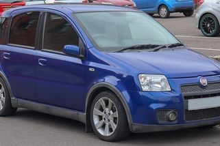 Vybrali jsme 3 ojetiny pro mladé řidiče, které nejsou nudné a stojí pár desítek tisíc. Fiat Panda 100HP je italský klenot za pakatel