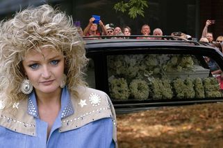 Poslední sbohem Bonnie Tyler (†75): Smuteční průvod s bílou rakví a slzy fanoušků - Super.cz