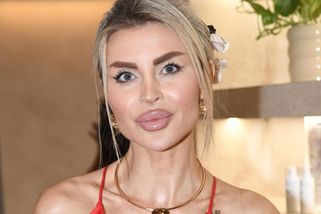 Skončí snad úplně nahá? Vémola nabízí sexy legíny i luxusní boty ve výrazné slevě. Stačila chvilka a Lela zůstala v šoku - Super.cz