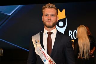 Namachrovaný Muž roku ponížil své soupeře. Vychválil se do nebes a s konkurencí si nebral servítky