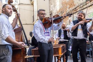 „Šedou zónu“ na Ukrajině pomohou bránit auta z Česka. Cimbálovka vypsala sbírku - Seznam Zprávy