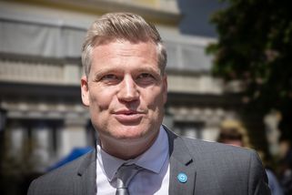 Nepřítomen. Absence Filipa Turka ve sněmovně už vadí i nejsilnější partaji. ANO navrhlo Motoristům řešení