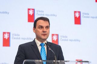 „Věříme, že prezident pochopí, o co nám jde,“ vzkázal Macinka. Řekl, jak vnímá žalobu