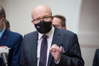 Ministr Válek by měl rezignovat. Pandemický zákon...